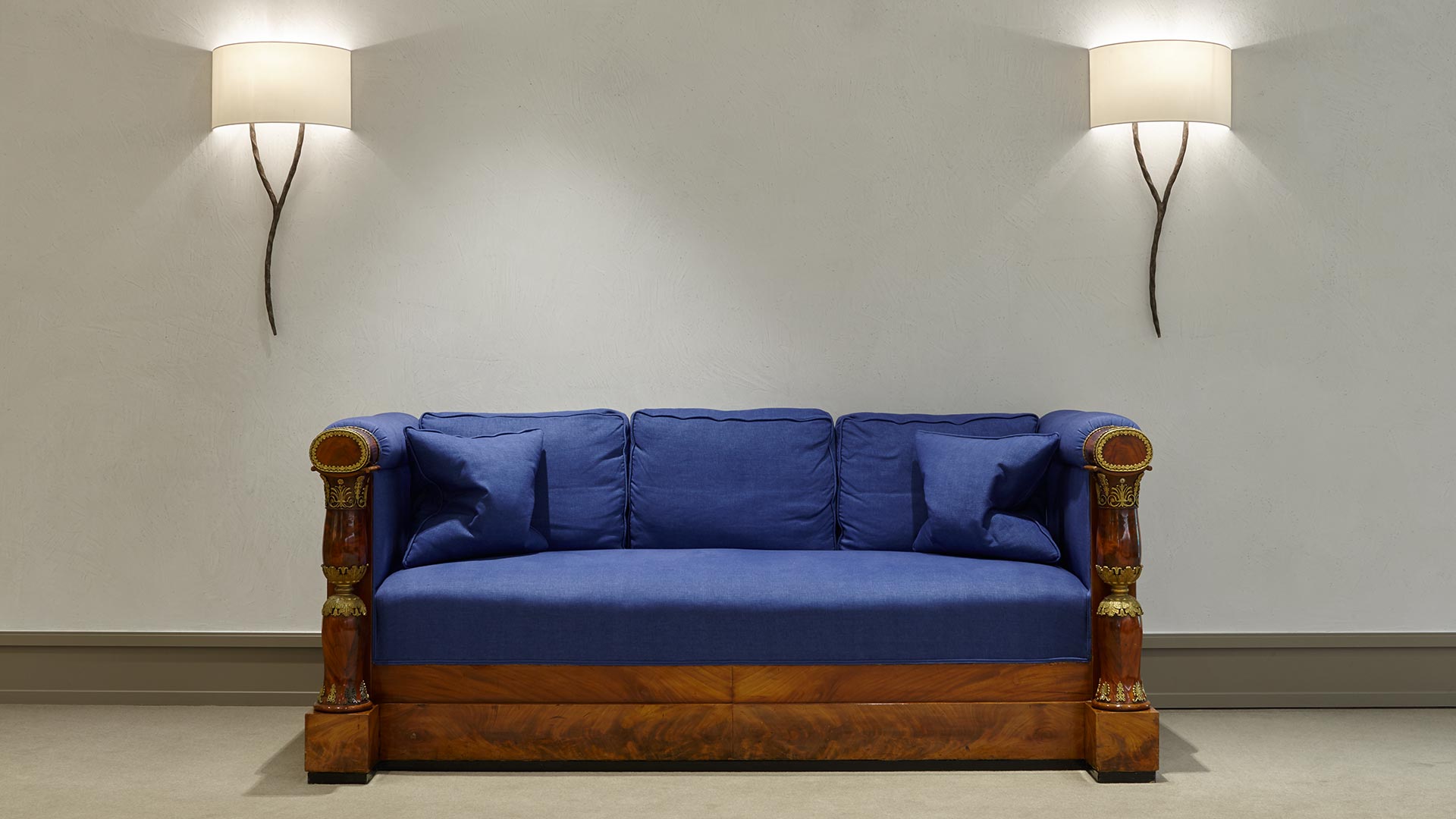 Das blaue Metzler-Sofa in der Untermainanlage 1